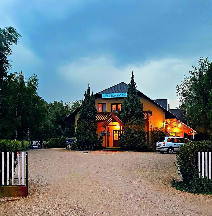 Eldorado Fogado Es Kemping Vonyarcvashegy Exteriör bild